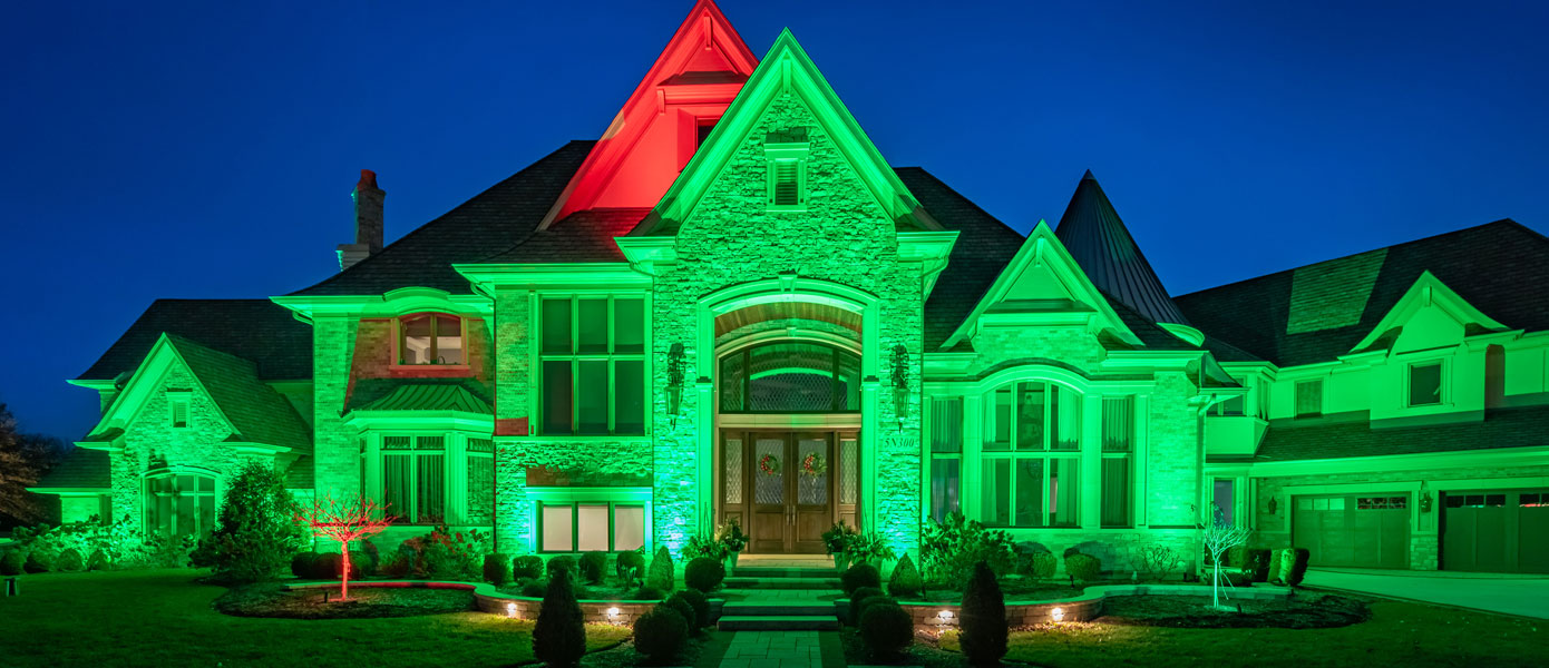 permanent roofline holiday lighting installer in Brunswick, OH