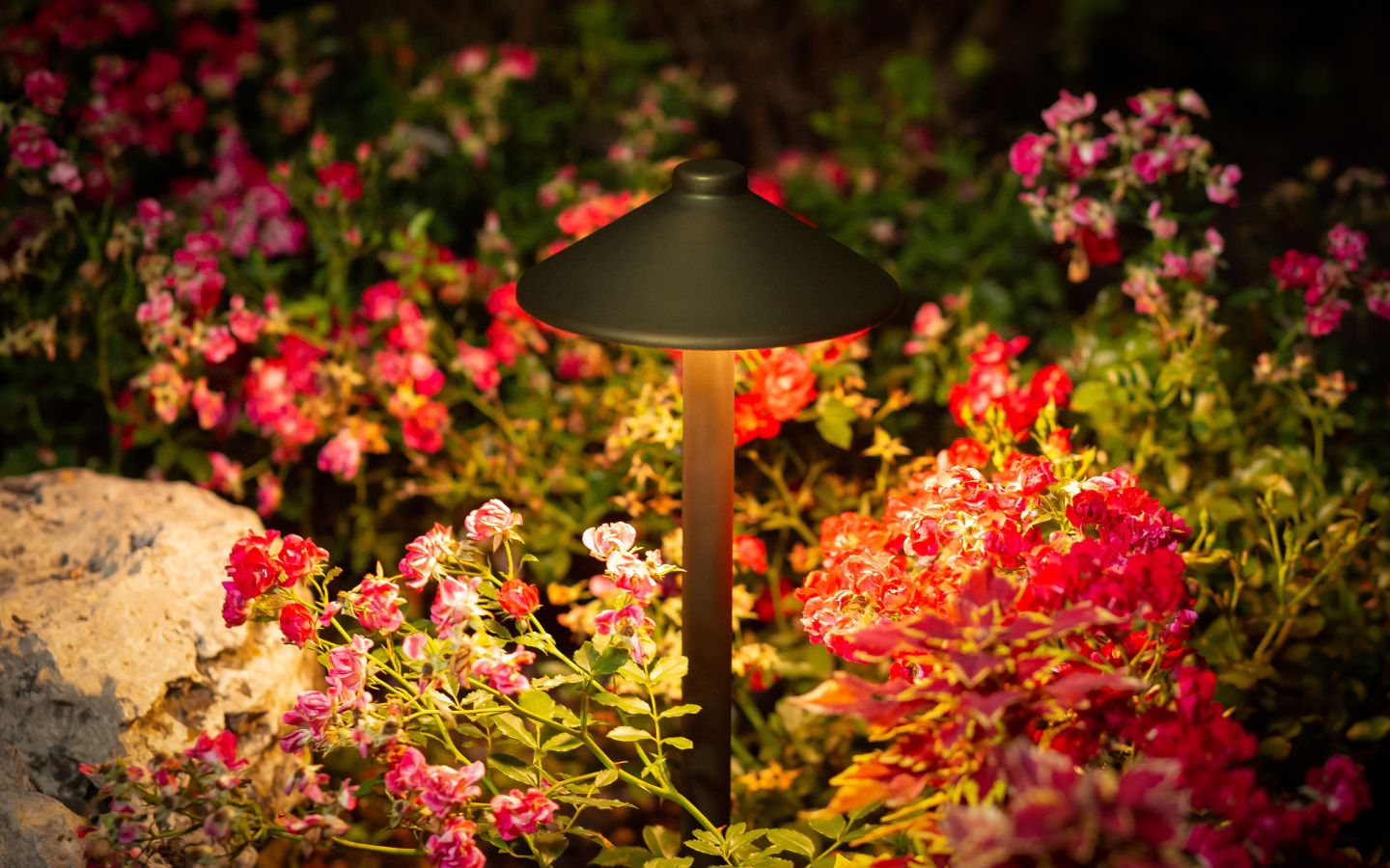 outdoor pathway lighting