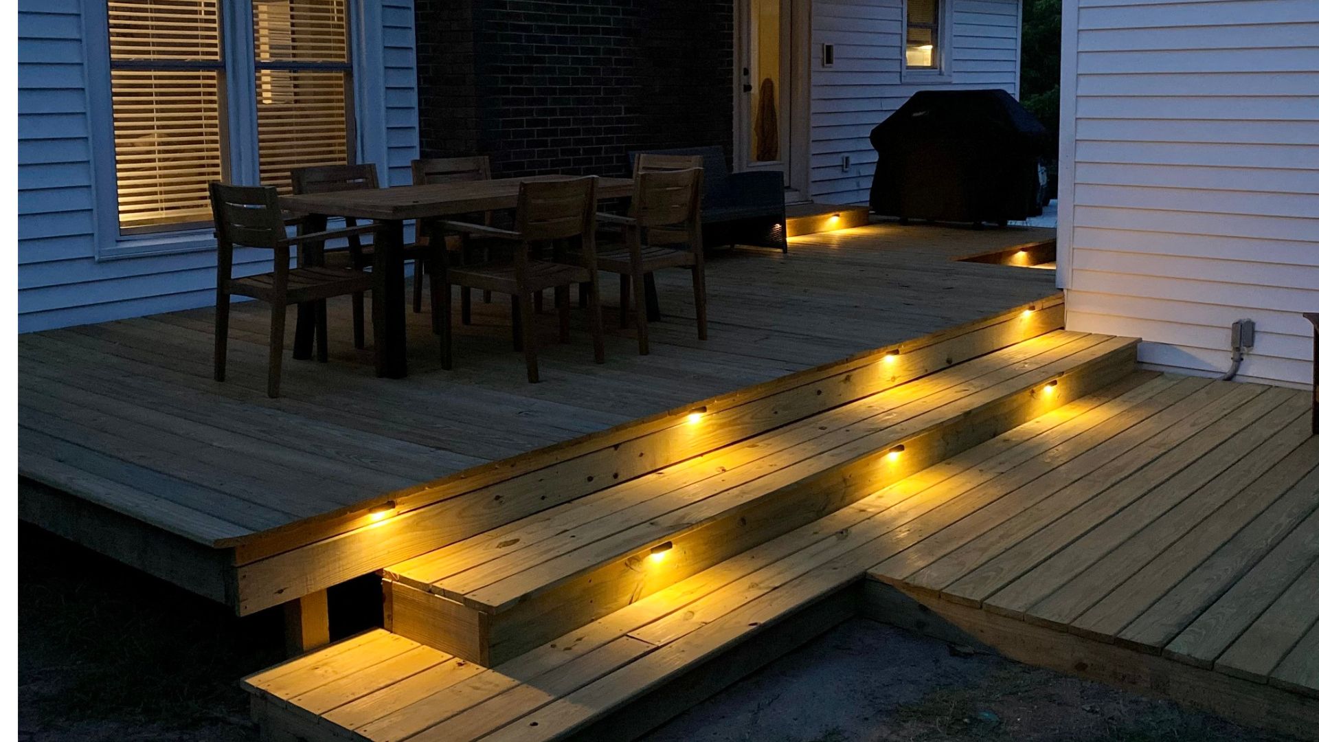 deck stairway lighting