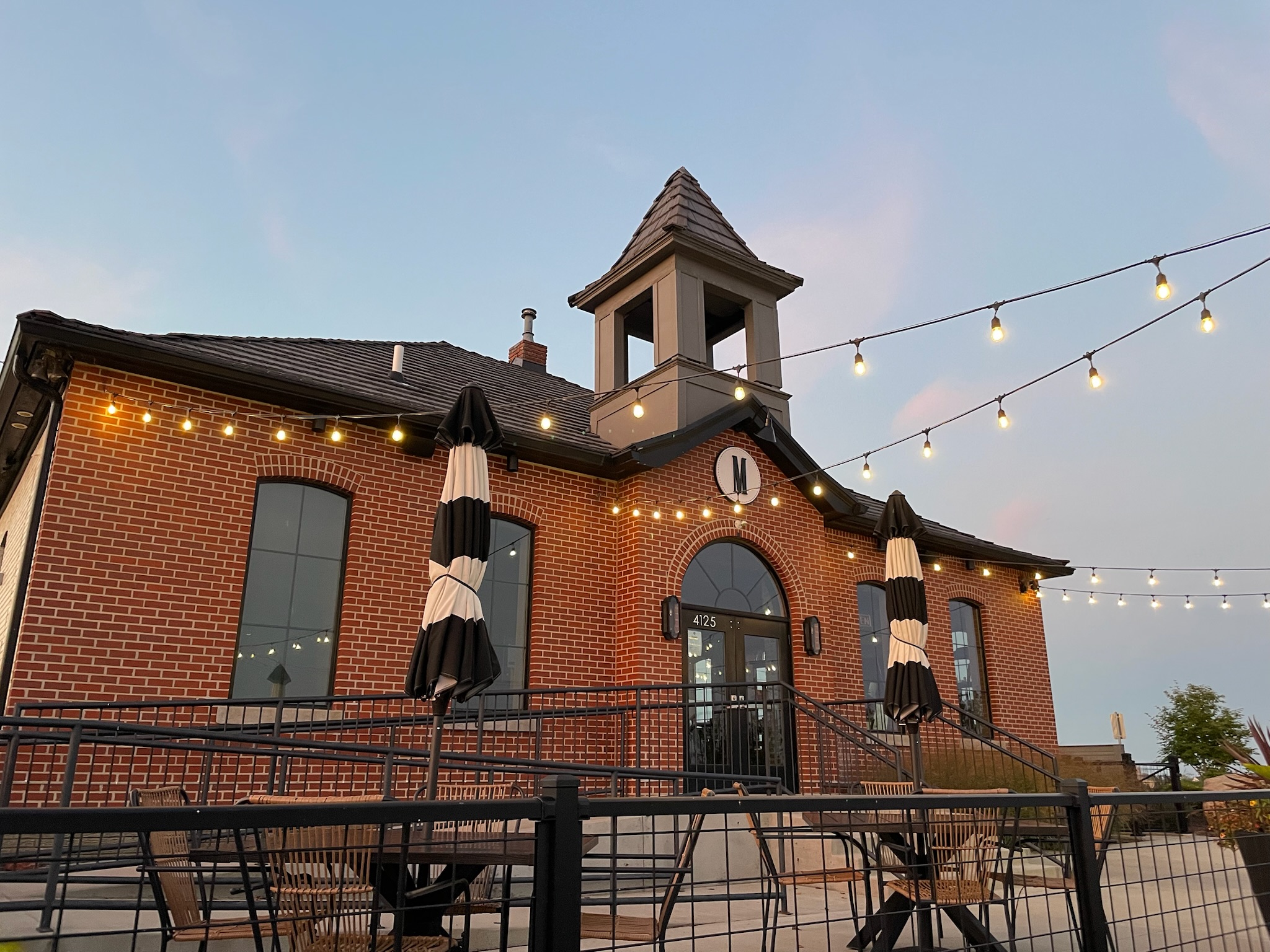 outdoor string lighting