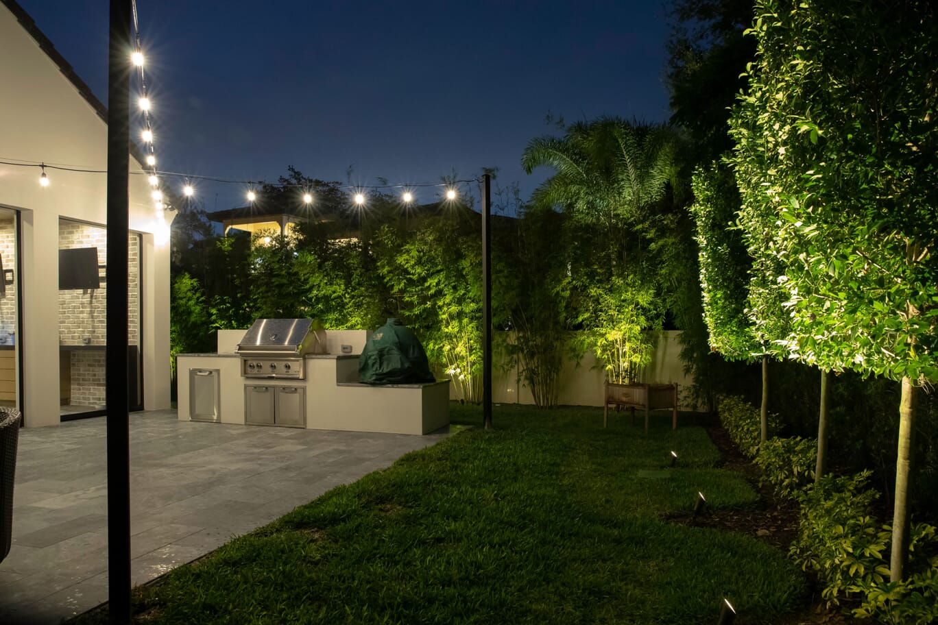 outdoor kitchen